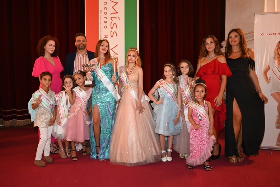 Nella notte di Venere vincono il beauty contest la palermitana Serena Bommarito e Tess Di Mari di Rosolini (Sr)